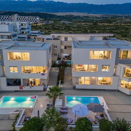 Apartments & Rooms Danivan Pool Villas B نوفاليا المظهر الخارجي الصورة