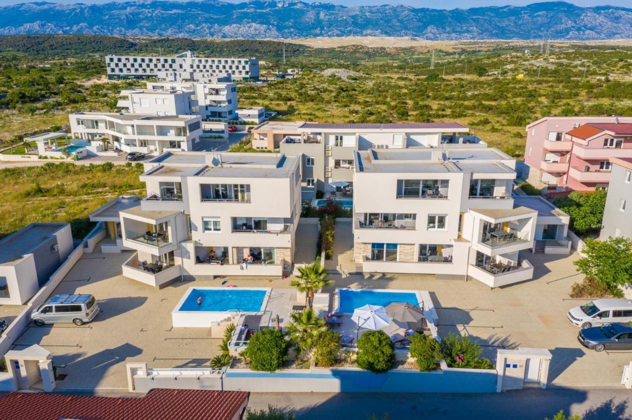 Apartments & Rooms Danivan Pool Villas B نوفاليا المظهر الخارجي الصورة