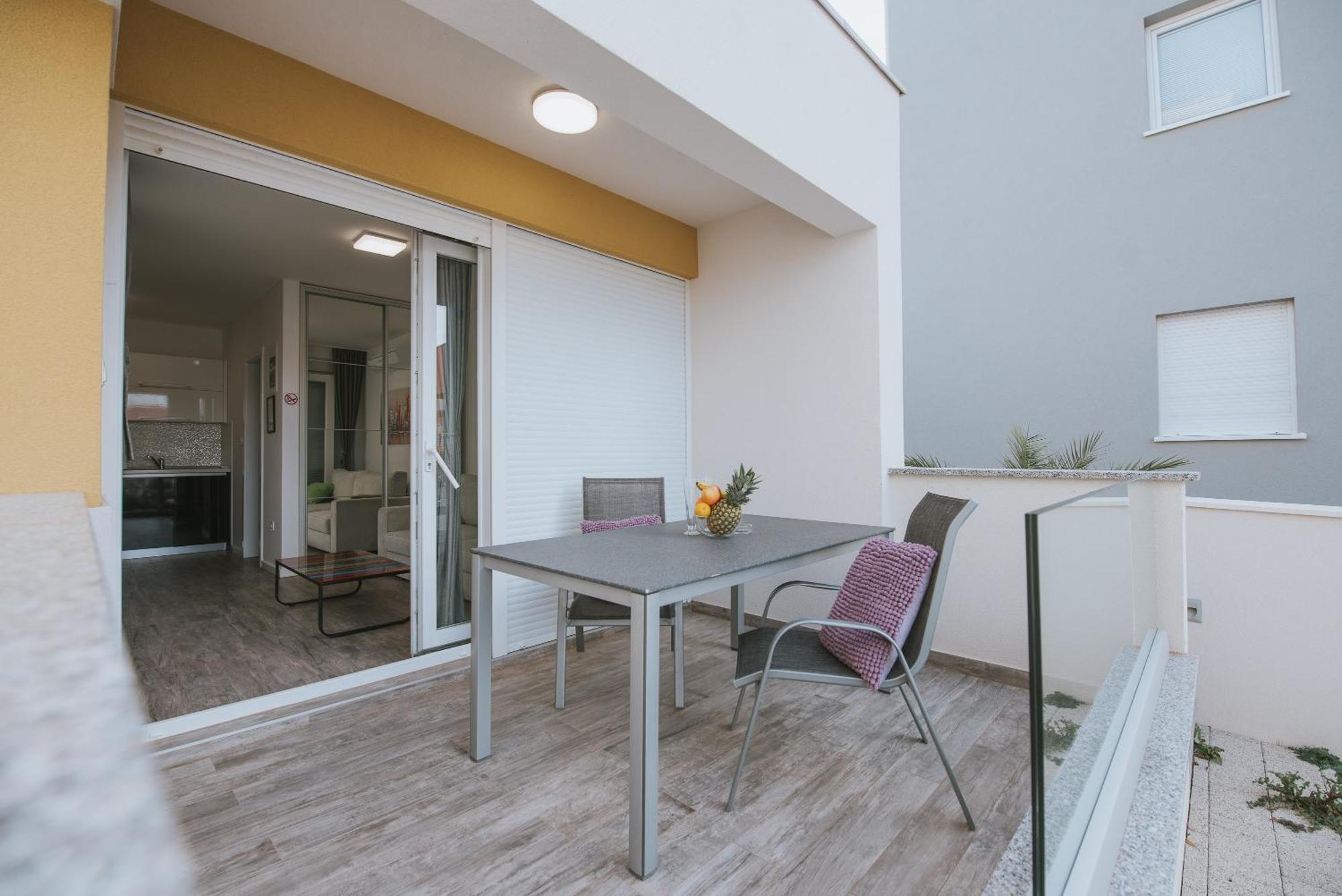 Apartments & Rooms Danivan Pool Villas B نوفاليا الغرفة الصورة