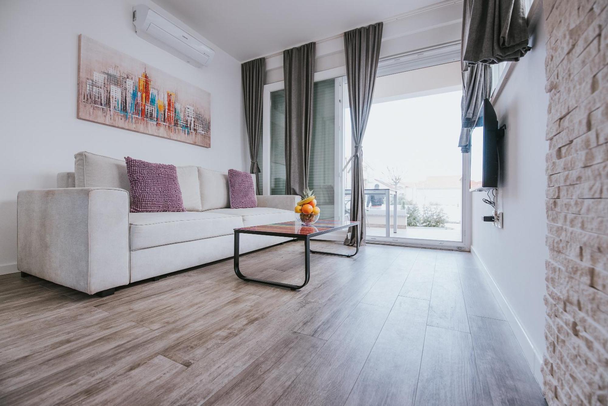 Apartments & Rooms Danivan Pool Villas B نوفاليا الغرفة الصورة